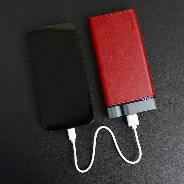 10000mAh Metal Power Bank Кожаная отделка Патентный дизайн Тип осветителя
